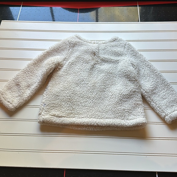 Gap Disney pullover size 3 toddler - Picture 2 of 4